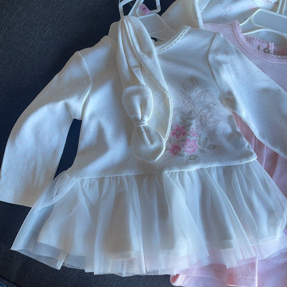 Kids clothes bundle - Picture 3 of 3